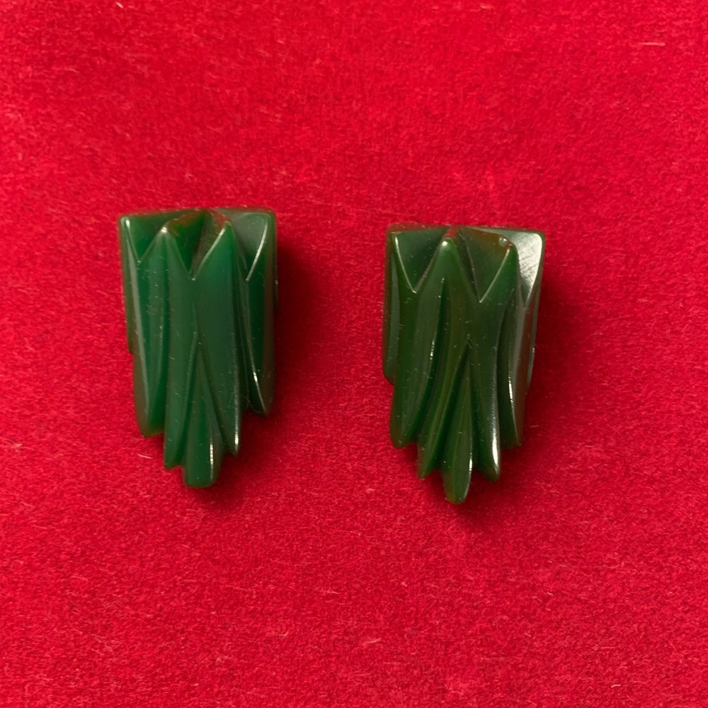 Vintage Green Bakelite Dress or Coat Clips